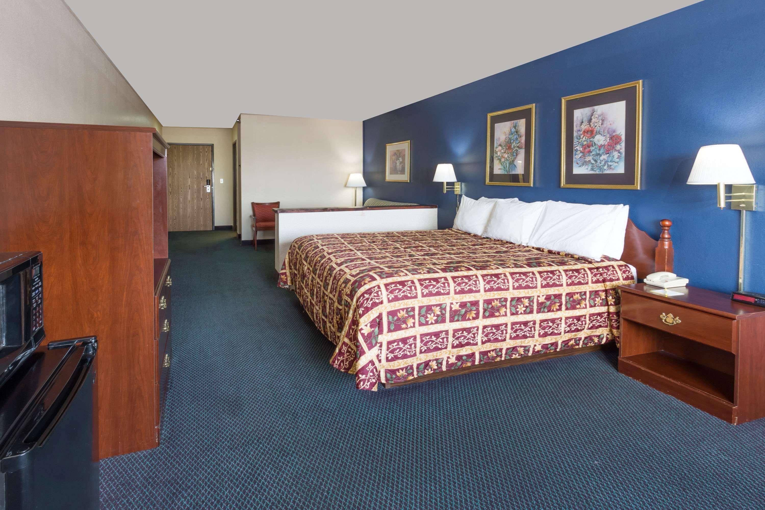 Days Inn & Suites By Wyndham Of Morris Exterior foto