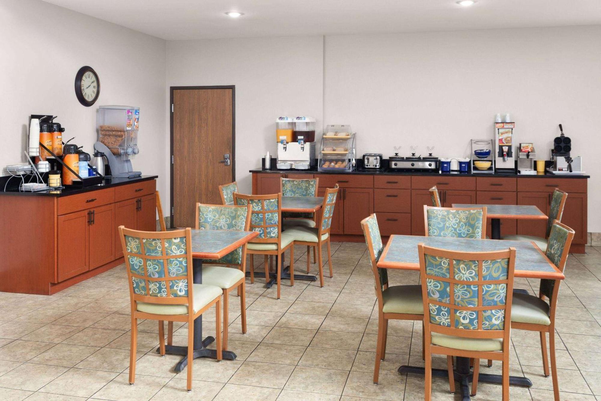 Days Inn & Suites By Wyndham Of Morris Exterior foto